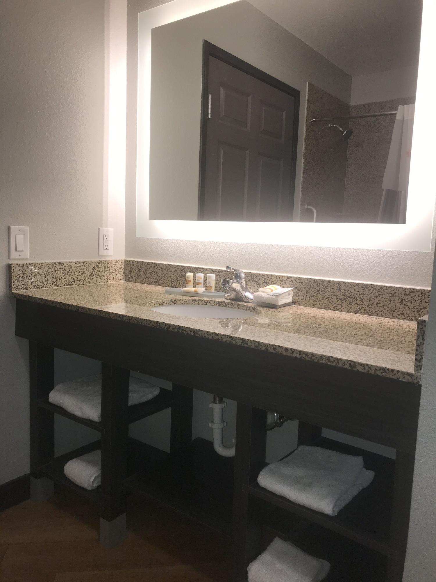 La Quinta By Wyndham Abilene Mall Bagian luar foto