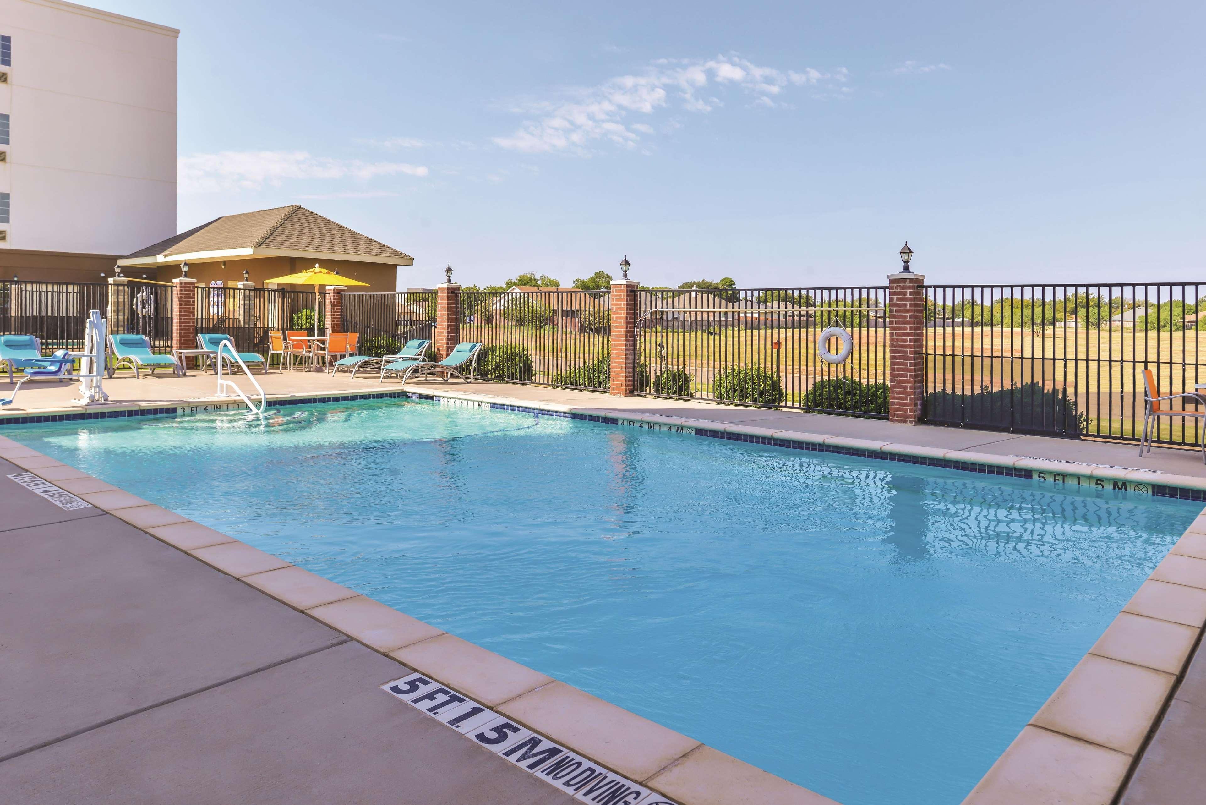 La Quinta By Wyndham Abilene Mall Bagian luar foto